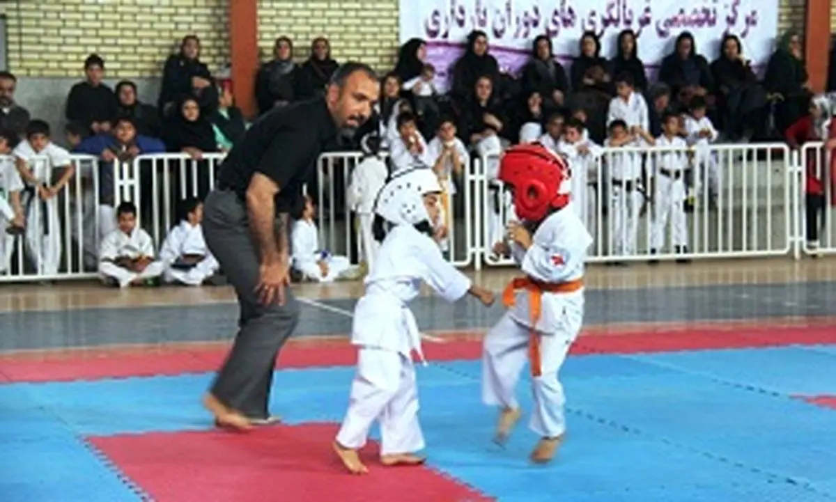 افزایش تعرفه اماکن ورزشی ظلم است
