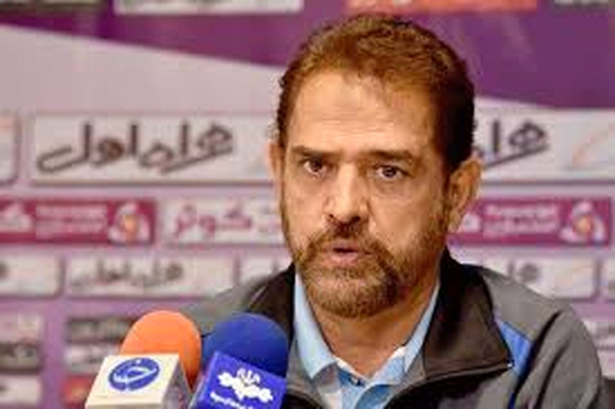 سرمربی گسترش به لغو فعالیت در آذربایجان تهدید شد