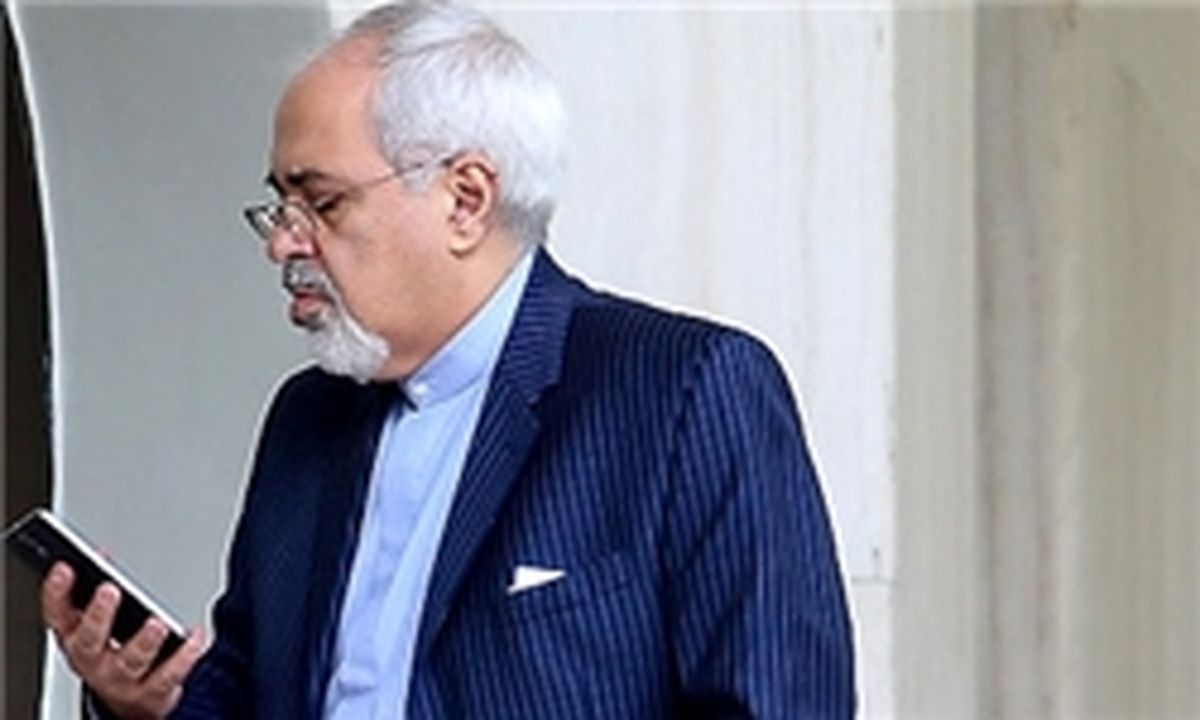 روایت ظریف از داغ شدن موبایلش به دلیل شنود!