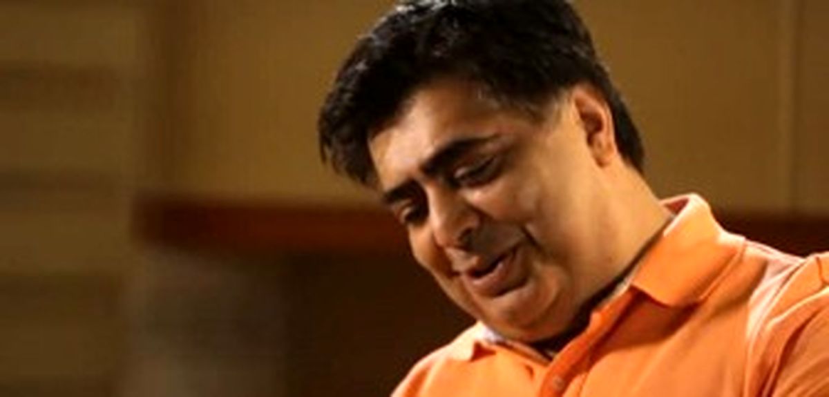 بازیگر مرد ایرانی خواننده شد