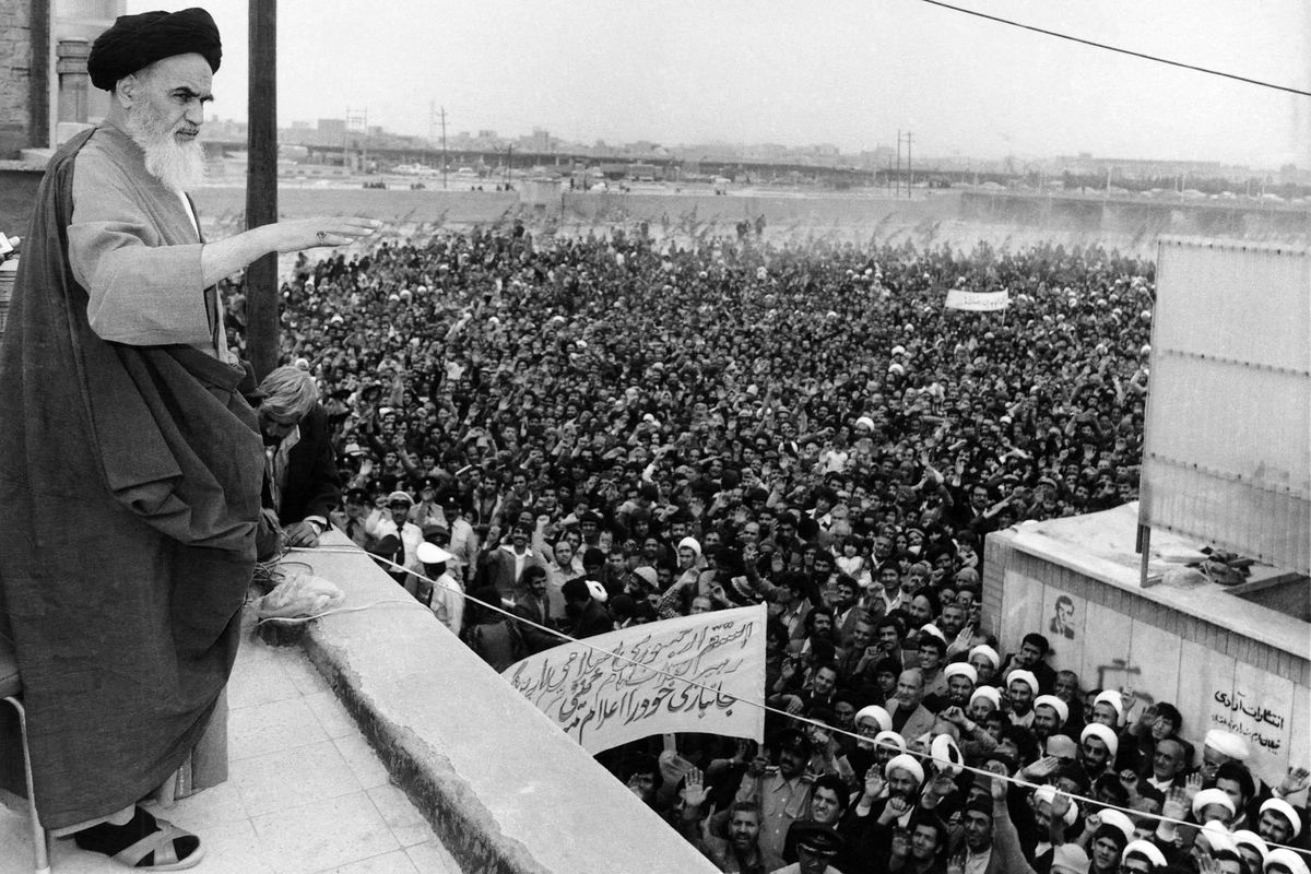 گلبانگ انقلاب در مدارس سراسر کشور طنین‌انداز شد