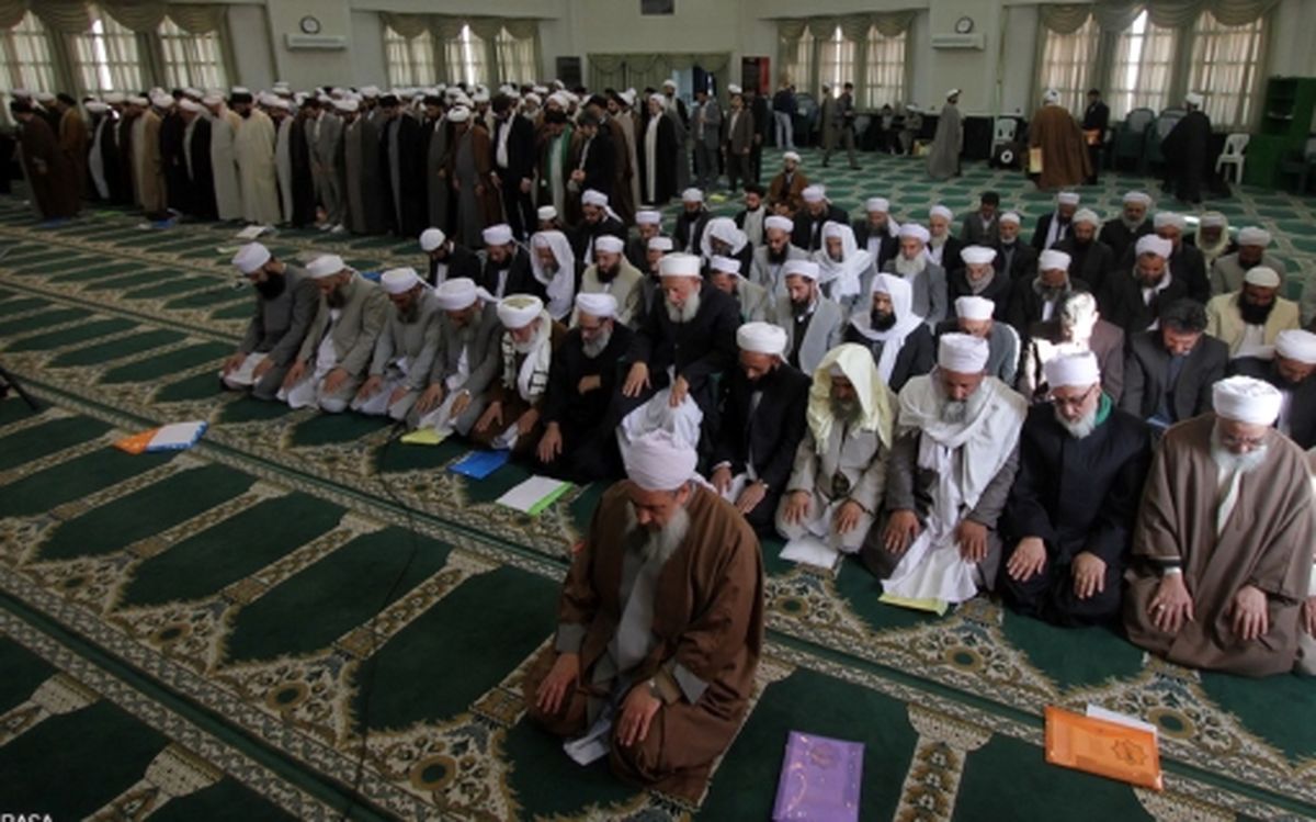 چند نکته درباره عکس جنجالی خبرگزاری رسا/ افتضاح رسانه اي در همايشي به اسم وحدت