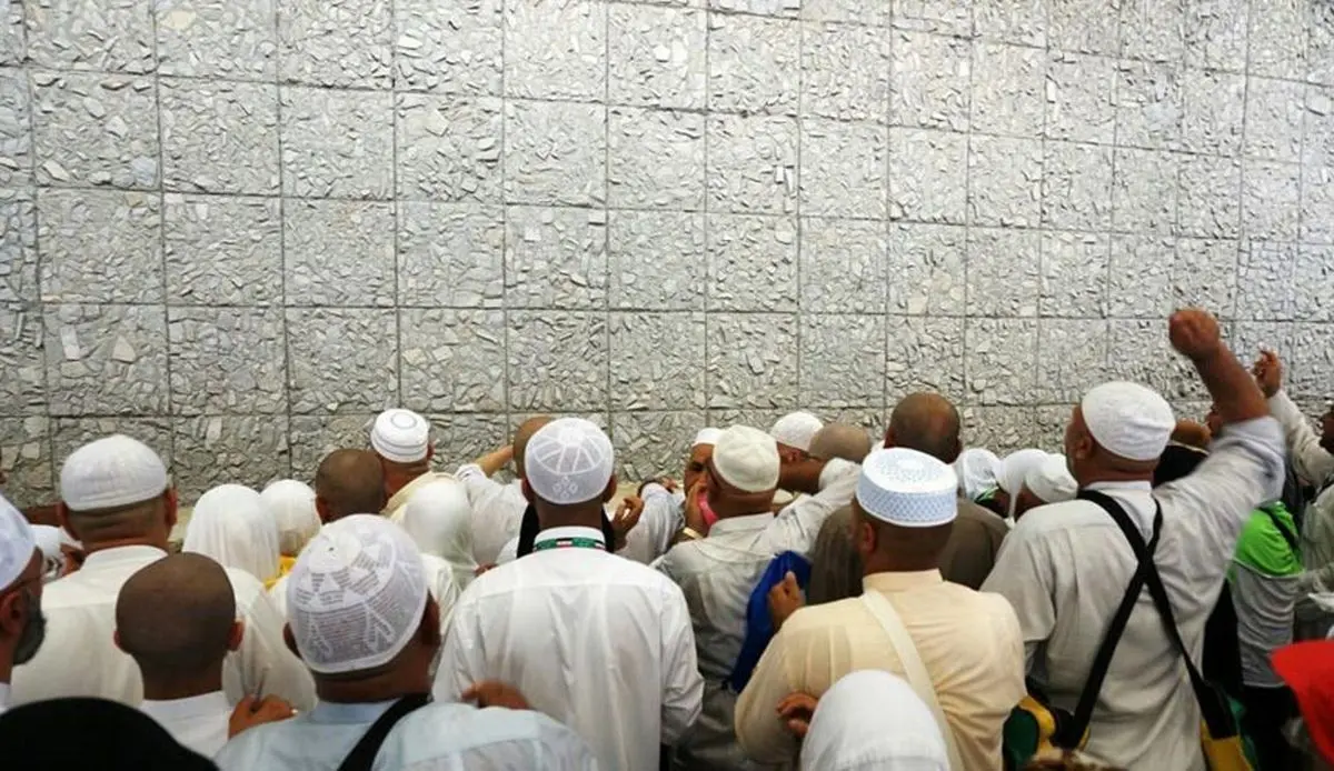 استقبال از شیطان با سنگ ریزه استریل!