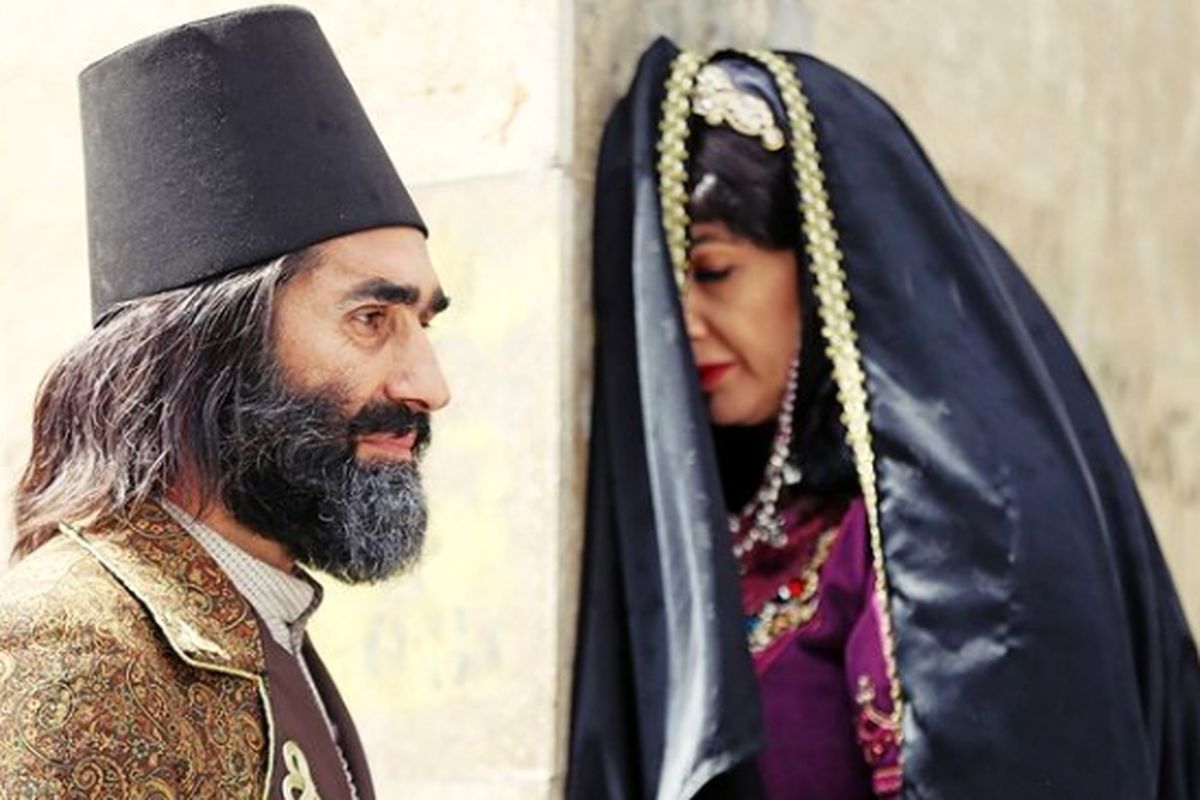 هادی کاظمی با گریمی متفاوت در قبله عالم + عکس