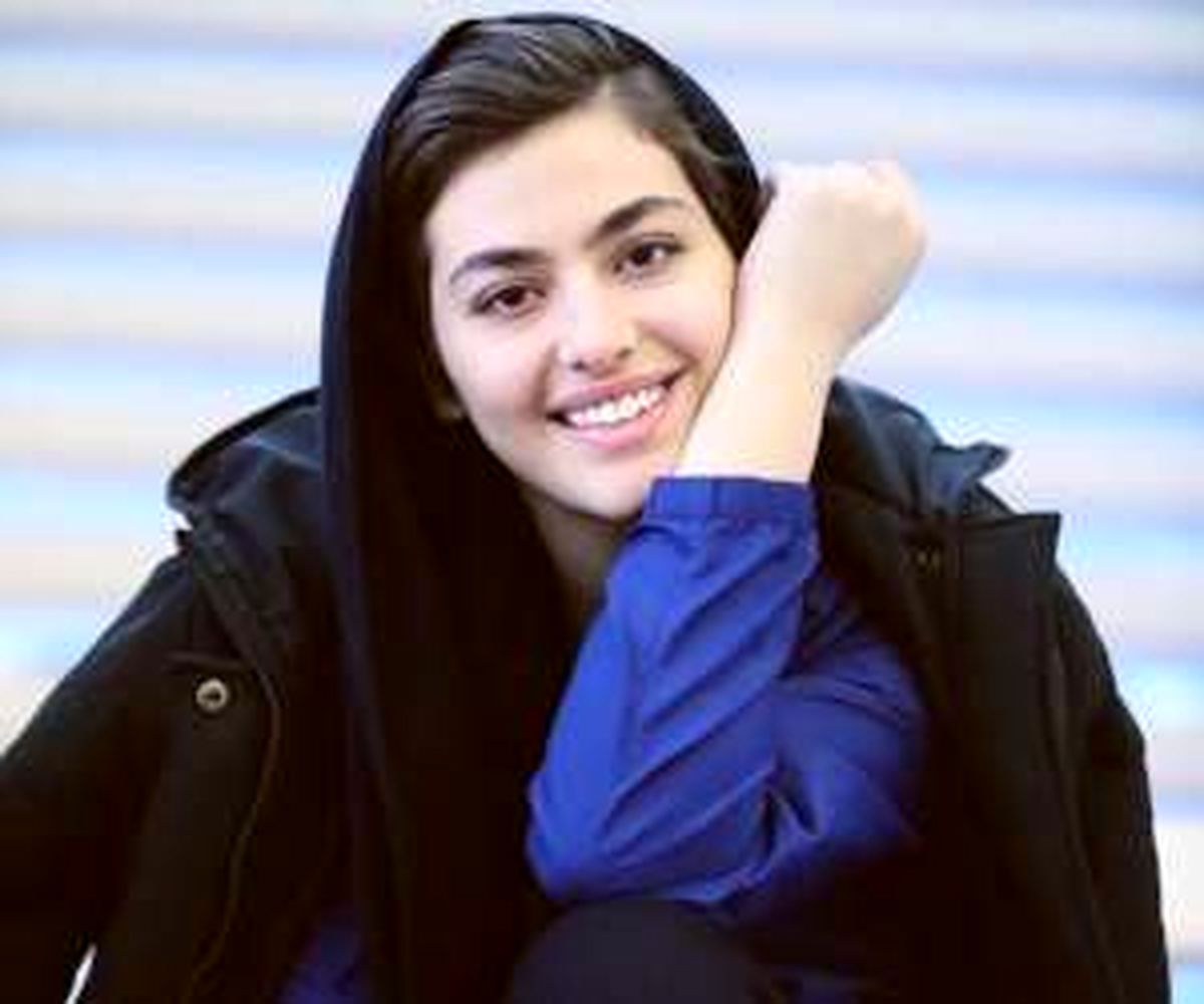تولد 20 سالگی ریحانه پارسا در اولین تئاترش + تصاویر
