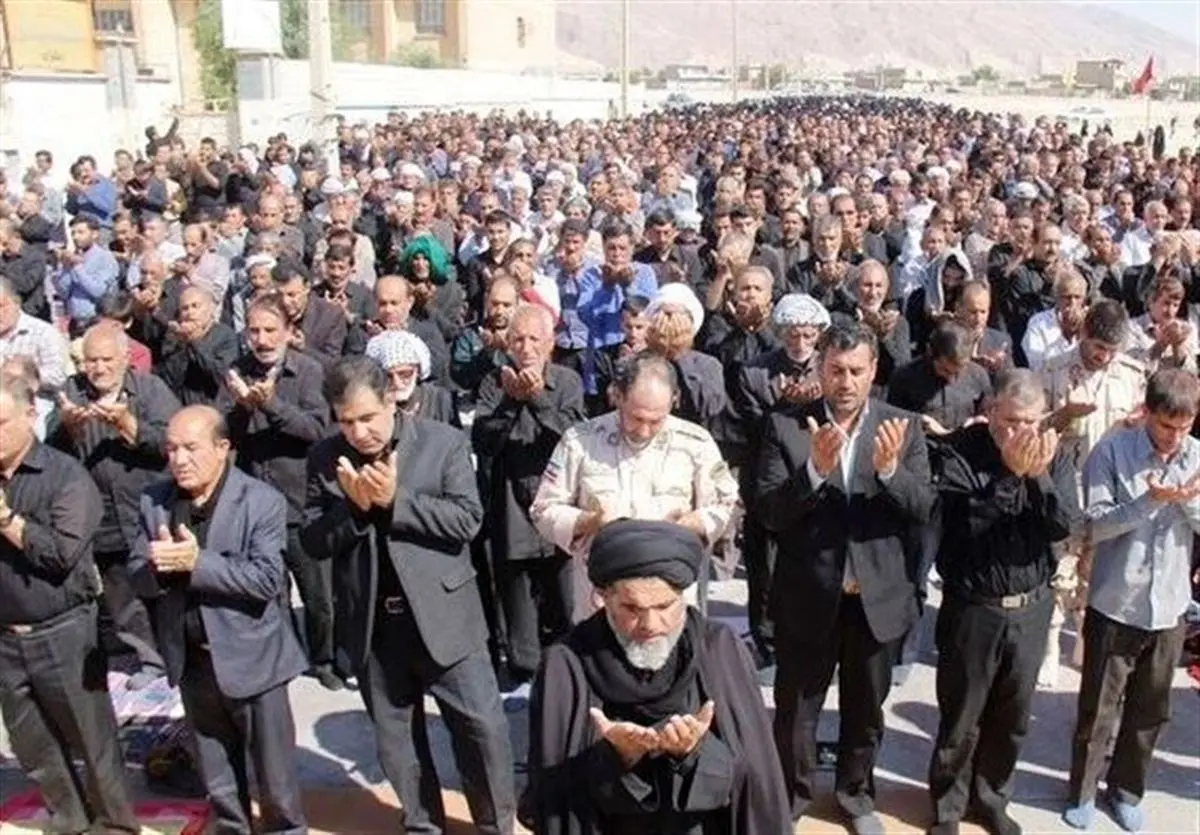اقامه باشکوه نماز جماعت ظهر عاشورا در ایران 
