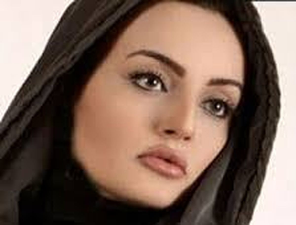 گریم نیلوفر پارسا در نمایش جدیدش