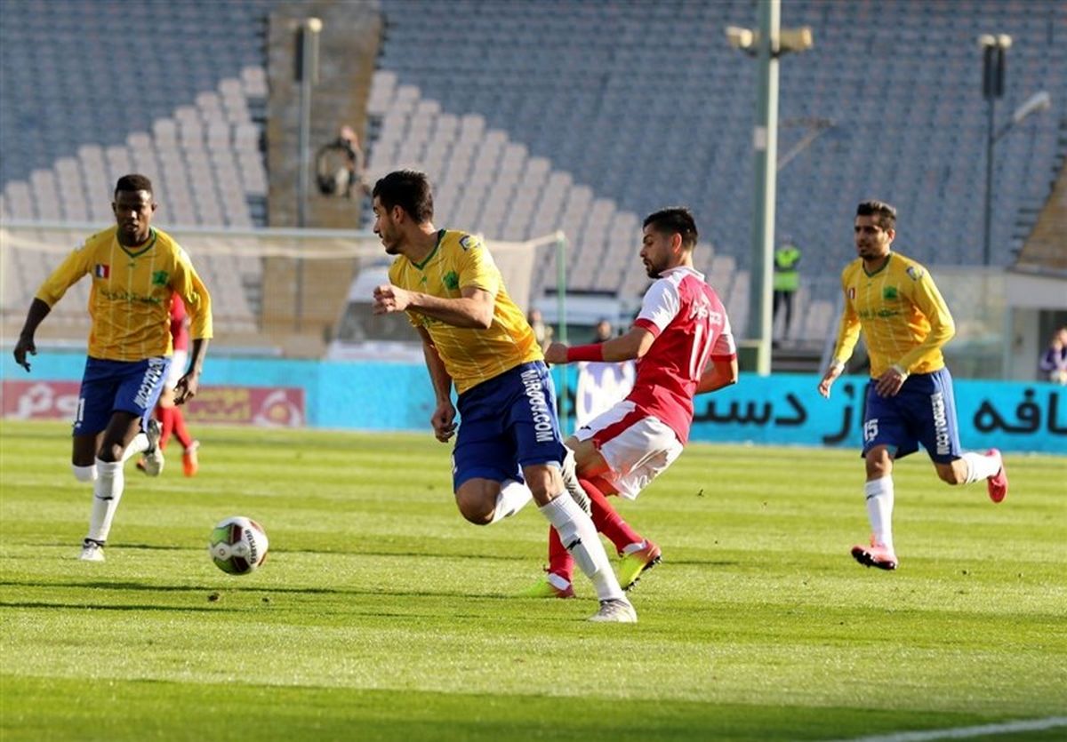 حضور گرشاسبی در ورزشگاه و درگیری لفظی کرار با بازیکنان پرسپولیس