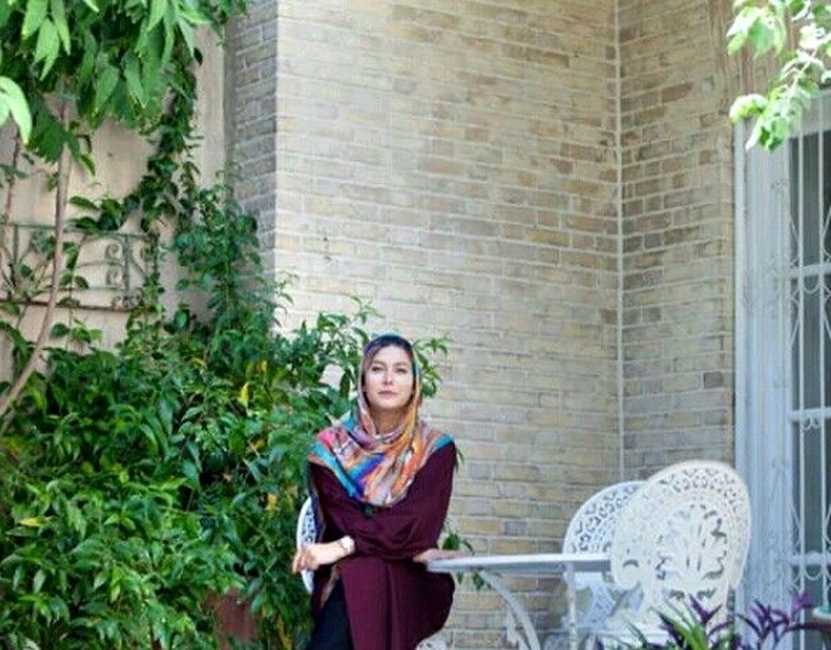 عکس عروس حشمت فردوس در خانه زیبایش