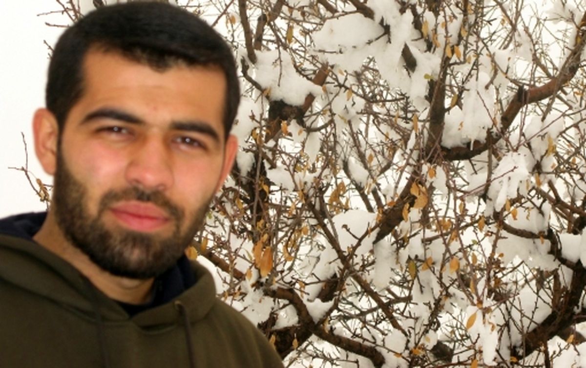 شهيدي كه پرچم ياحسين(ع) را برفراز سنگر داعشي‌ها نصب مي‌كرد+ تصاوير