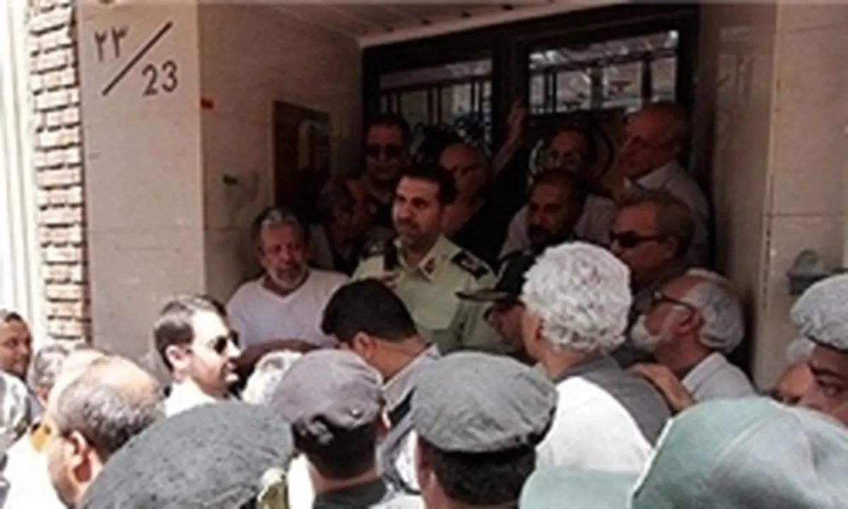 گزارش کامل از تجمع امروز مقابل خانه سینما