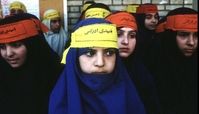 مدرسه دخترانه در تهران دهه ۶۰+عکس