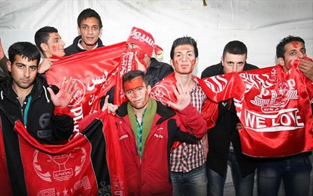پرچم باشگاه پرسپولیس در موزه باشگاه منچستریونایتد /عکس