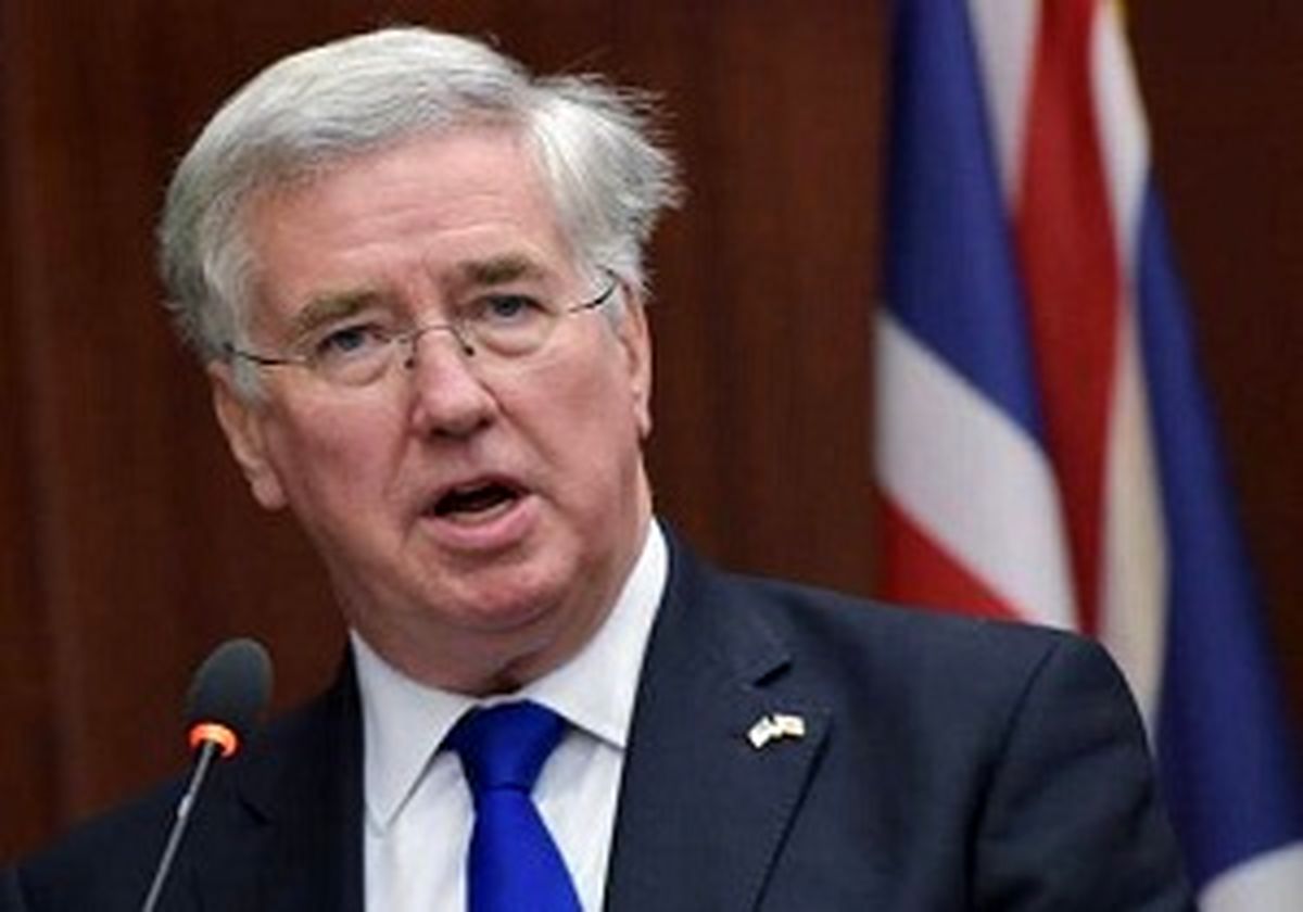 وزیر دفاع انگلستان: لندن باید علیه داعش حمله هوایی انجام دهد
