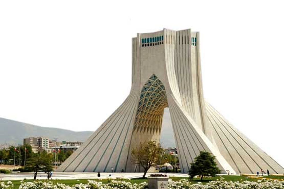 نشت آب بلای جان برج آزادی
