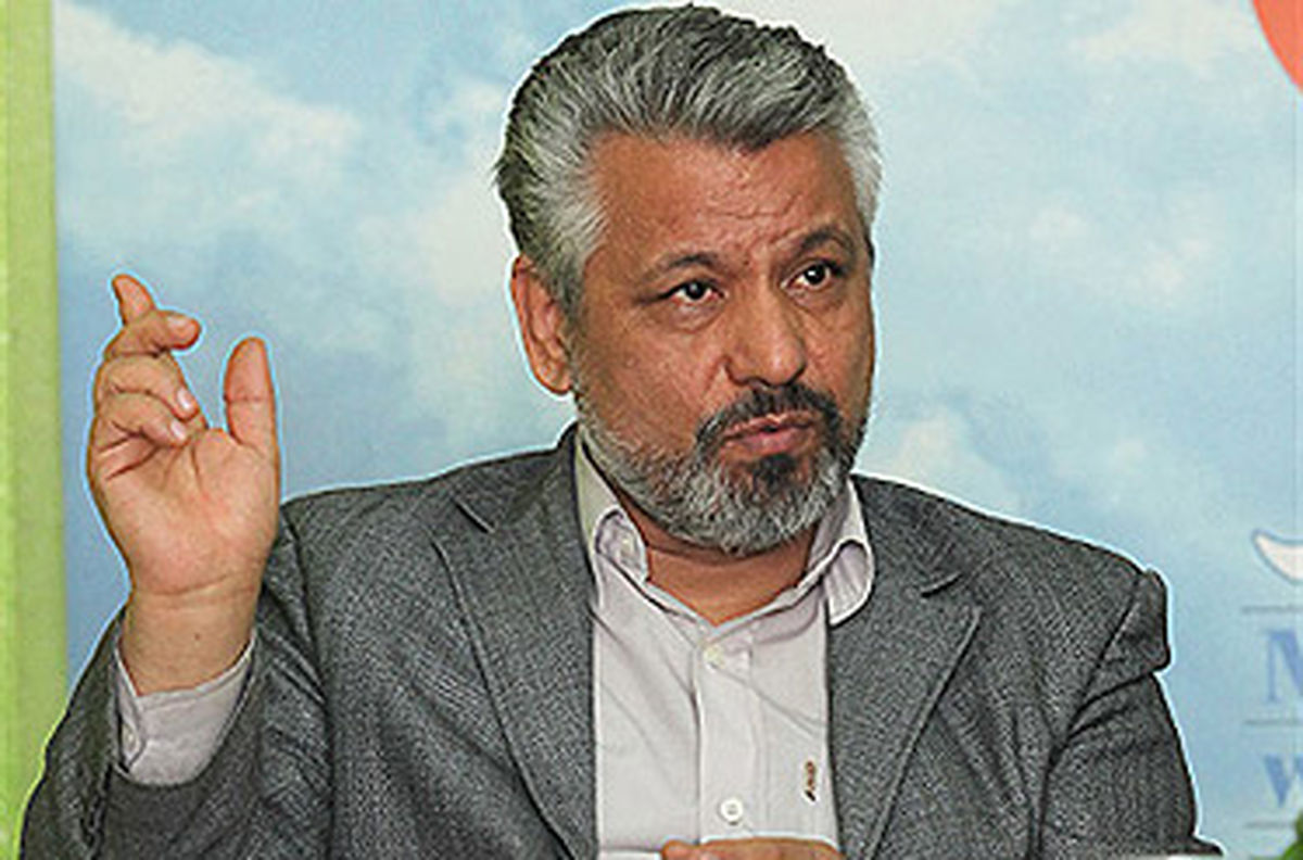 علی آبادی پس از حضور در ستاد انتخابات از ثبت نام پشیمان شد/" شاید بعدازظهر برگشتم"