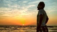  کاوه خدا شناس با لباس راحتی لب دریا+عکس