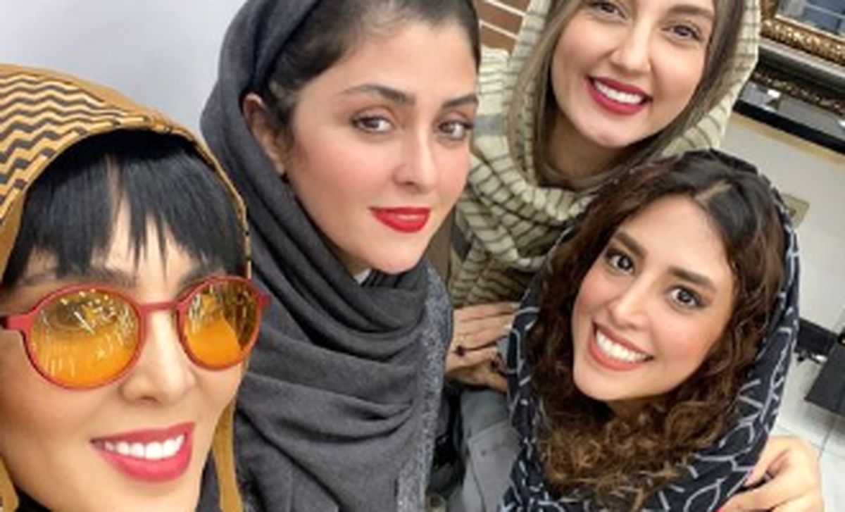 سلفی لیلا بلوکات و دوستان دوست داشتنی اش + عکس