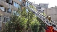 محبوس شدن ۱۰ نفر میان دود / عکس