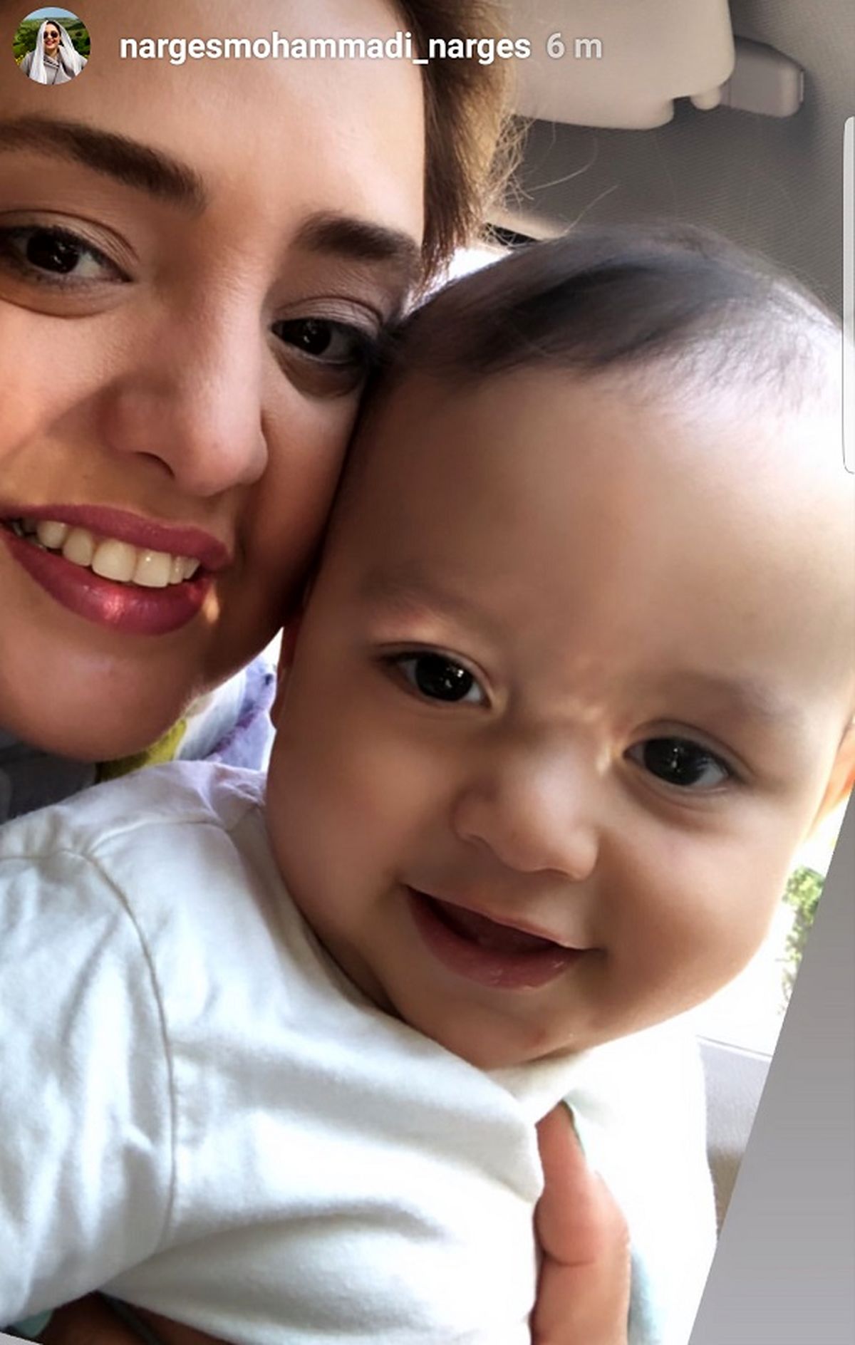 نماد سختی و گریه تلویزیون در کنار نینی خان+عکس