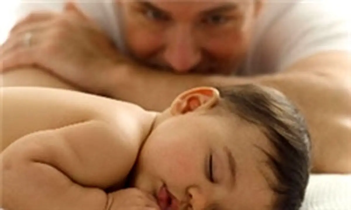 نوزاد ریفلاکسی را به پهلوی چپ بخوابانید