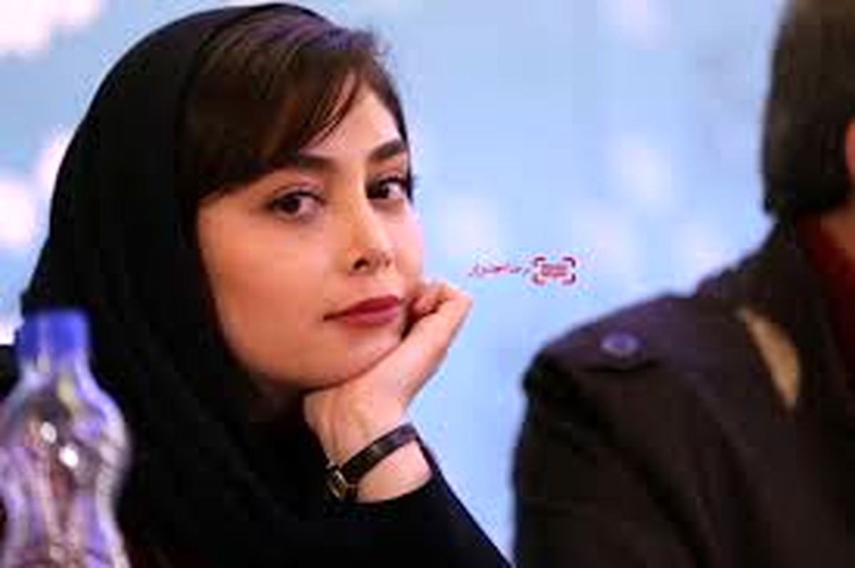 استایل دیبا زاهدی در افتتاحیه جشنواره فجر/عکس
