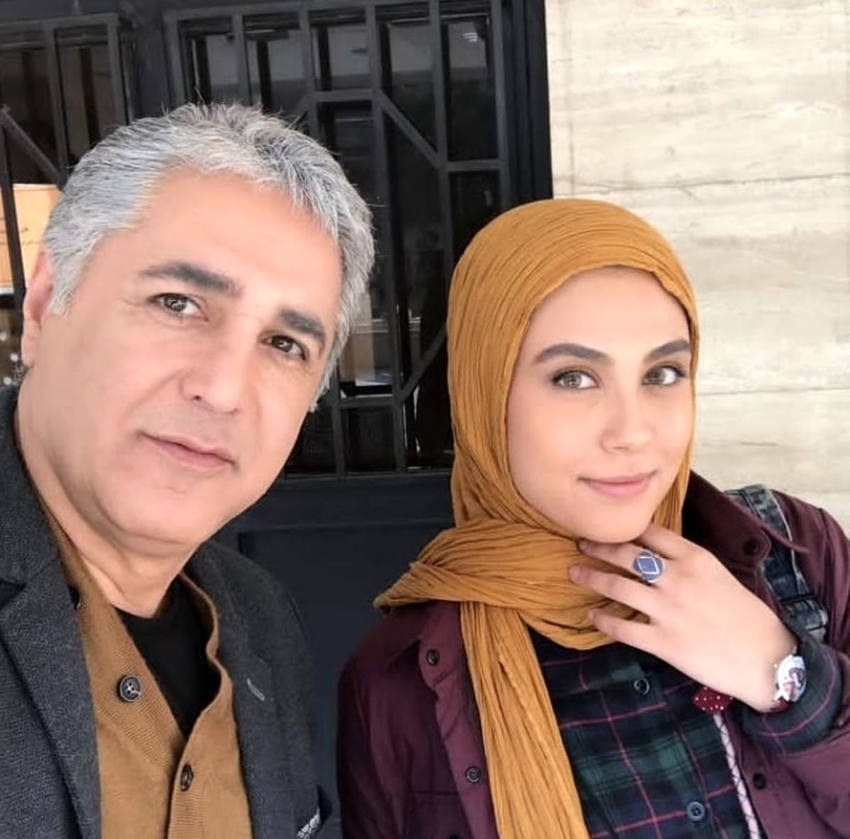 مهدی صبایی در کنار خانم بازیگر جوان + عکس