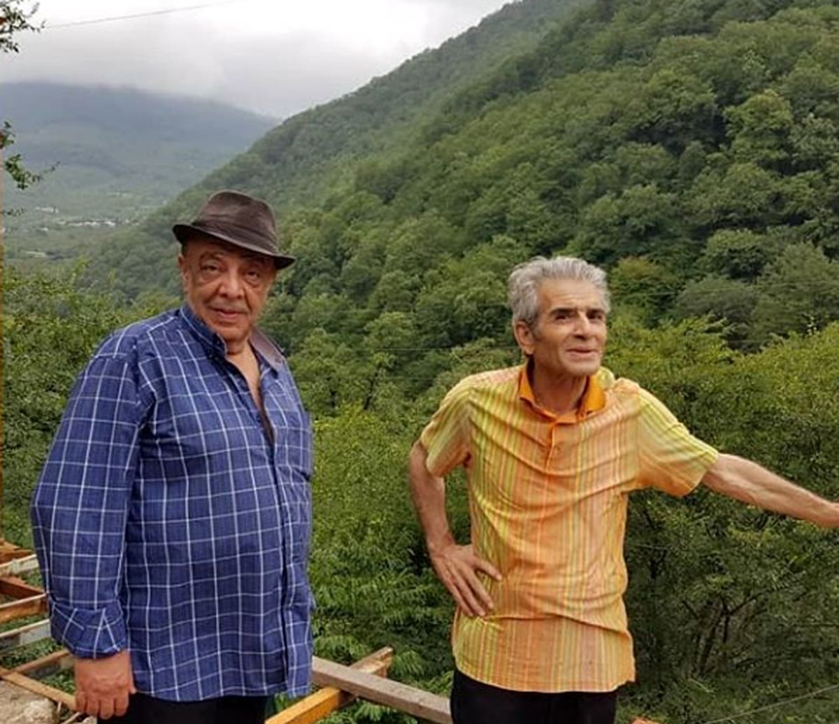 سفر دو بازیگر پیشکسوت به شمال+عکس