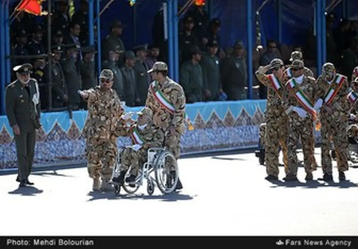 از اسکورت روحانی با هلیکوپتر تا جمله طلایی رهبری روی یگان‌های محمول آجا+عکس