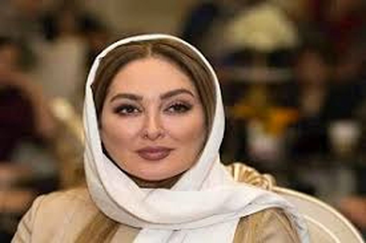 تریپ جدید «الهام حمیدی» با مانتوی زردش