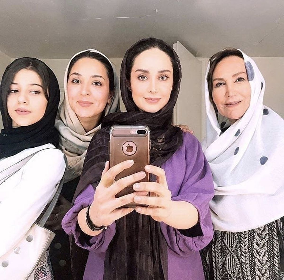 سلفی زنونه بازیگران دخترم نرگس + عکس