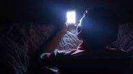 تاثیرات منفی نور موبایل در تاریکی