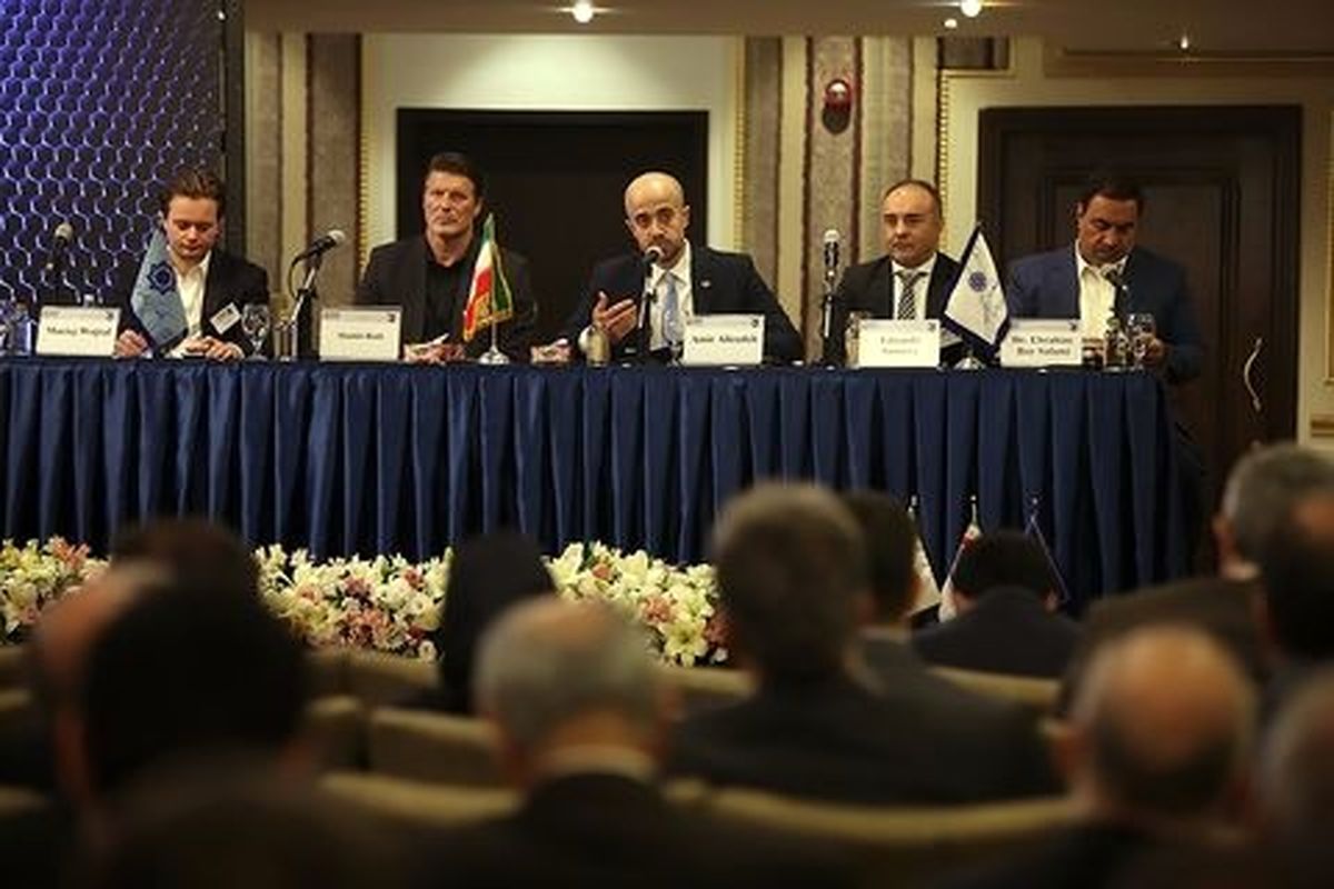 وجود قوانین دست و پاگیر تجاری در ایران