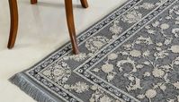 آیا فرش گل برجسته مناسب خانه شما هست ؟ راه حل آسان برای جارو کردن فرش گل برجسته