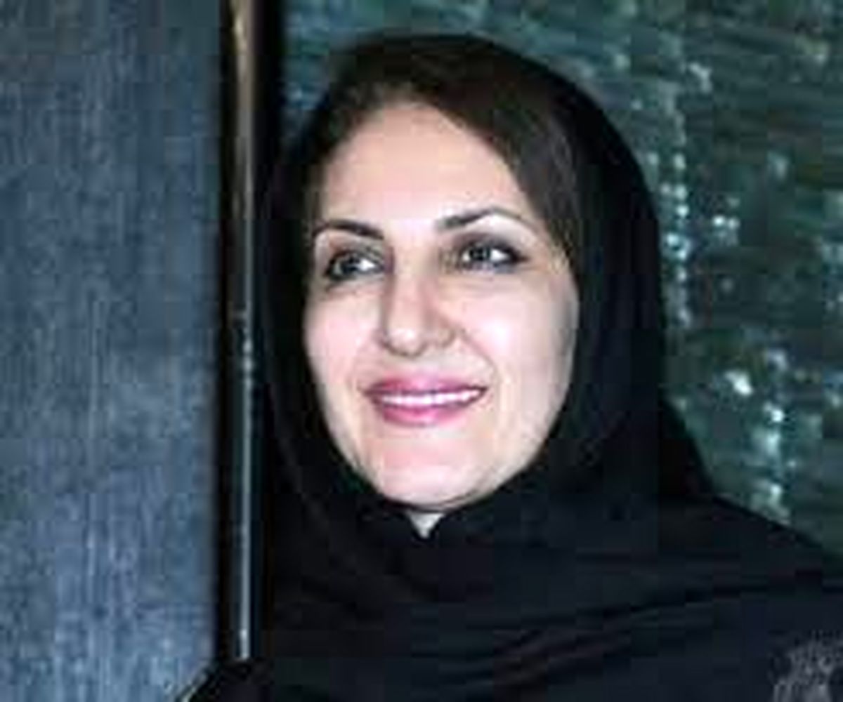  فاطمه گودرزی با روسری مخصوص زنان لر