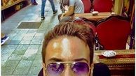 استایل بنفش رنگ بازیگر بچه مهندس در یک کافه + عکس