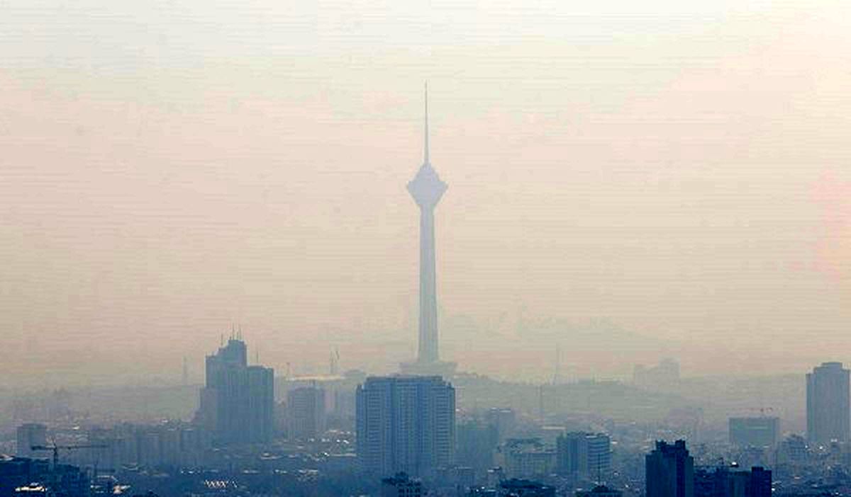 تهران غرق در دود