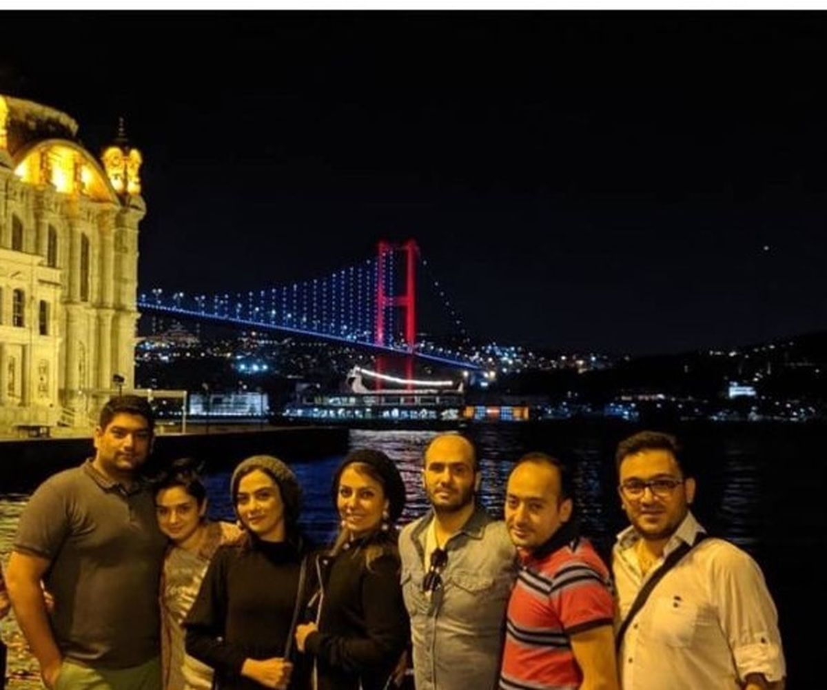خواهران فرجاد و دوستانشان در استانبول + عکس