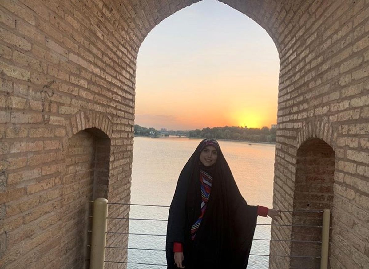 مژده لواسانی در غروب آفتاب دل انگیز + عکس