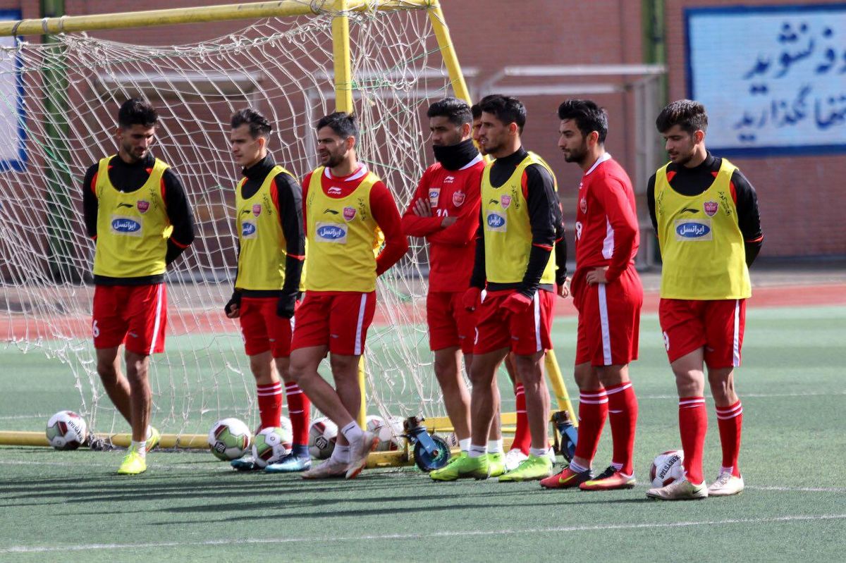 تمرین پرسپولیس روی چمن مصنوعی بدون 8 بازیکن