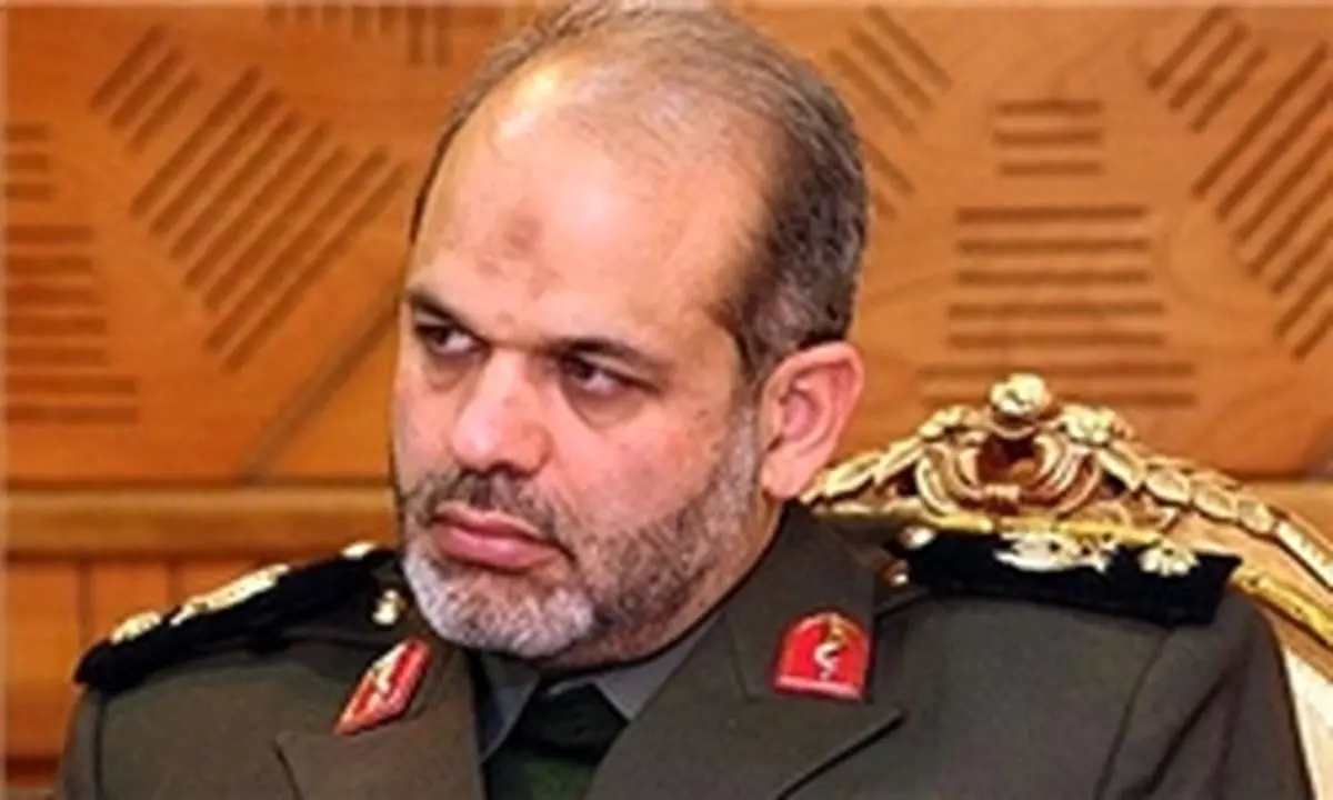 سردار وحیدی با کارکنان وزارت دفاع خداحافظی کرد