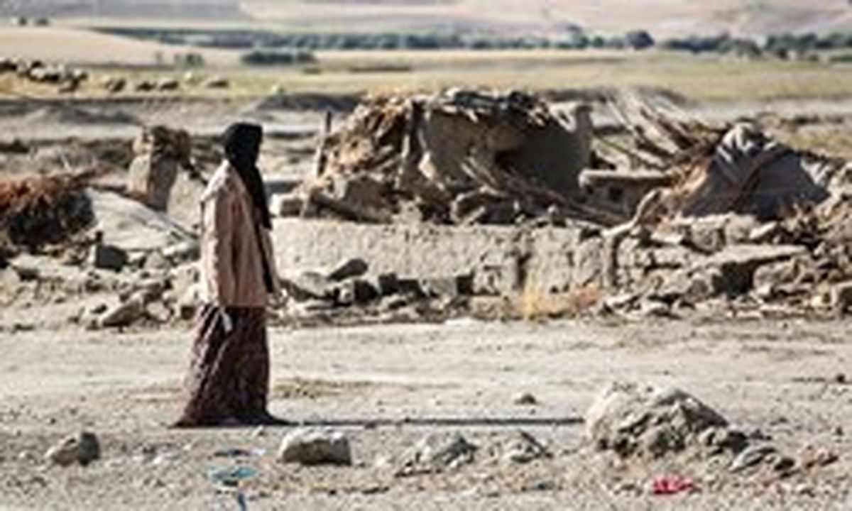 نماینده دفتر مقام معظم رهبری از مناطق زلزله‌زده کرمانشاه بازدید کرد