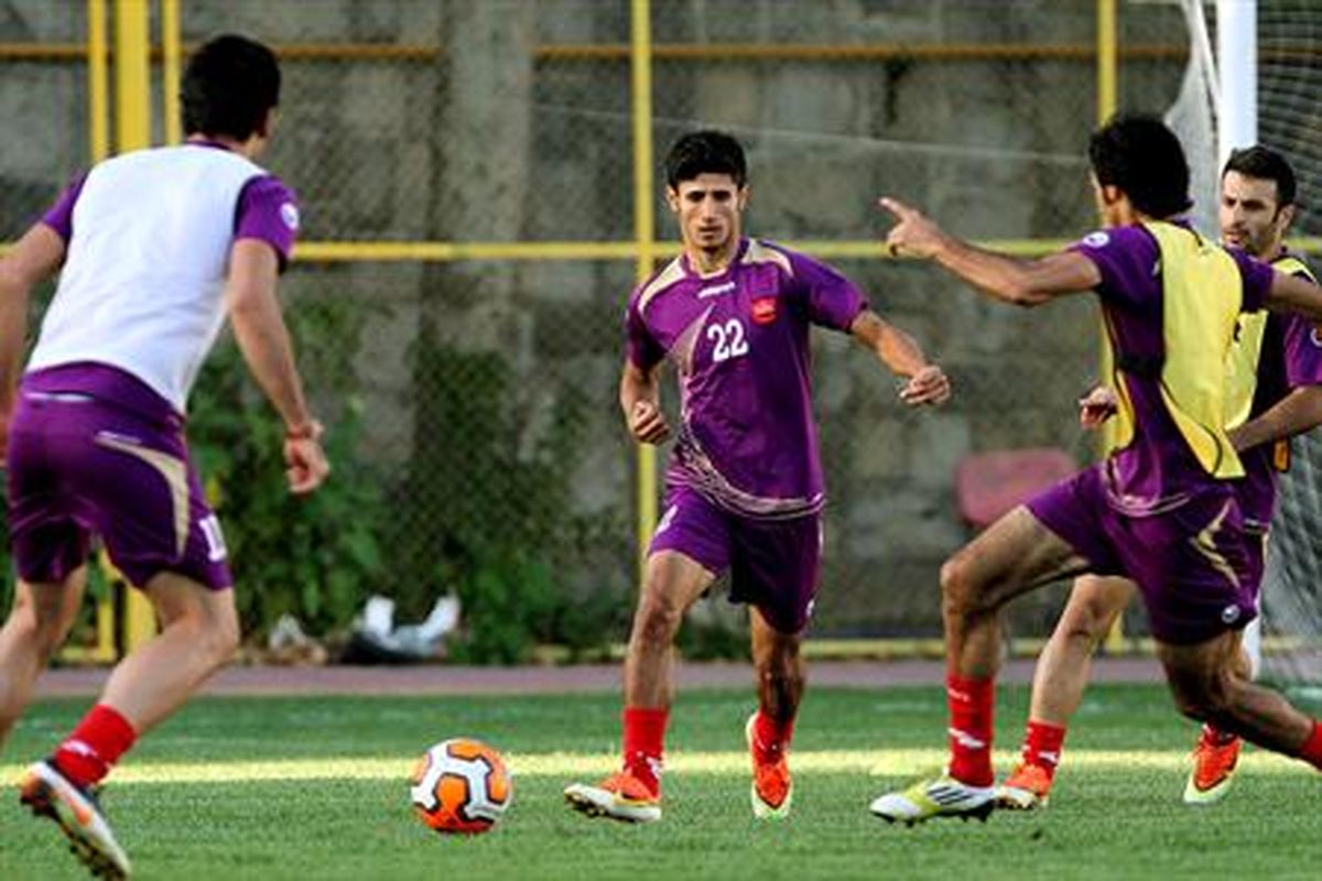 حمایت مدیرعامل پرسپولیس از مهاجم جدایی طلب