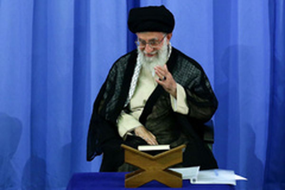 تقدیر رهبر معظم انقلاب از پدیدآورندگان «فرهنگ جامع فارسی»