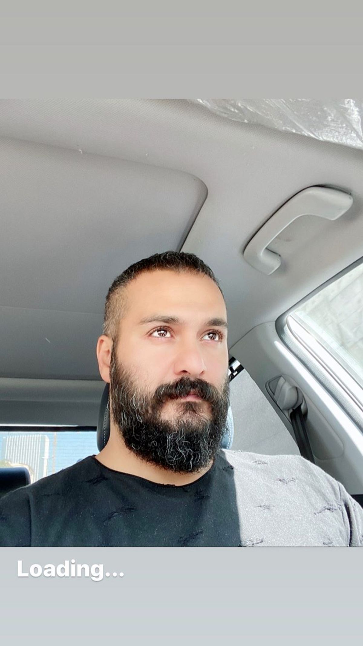 میلاد‌کی‌مرام‌پشت ماشین شخصیش + عکس