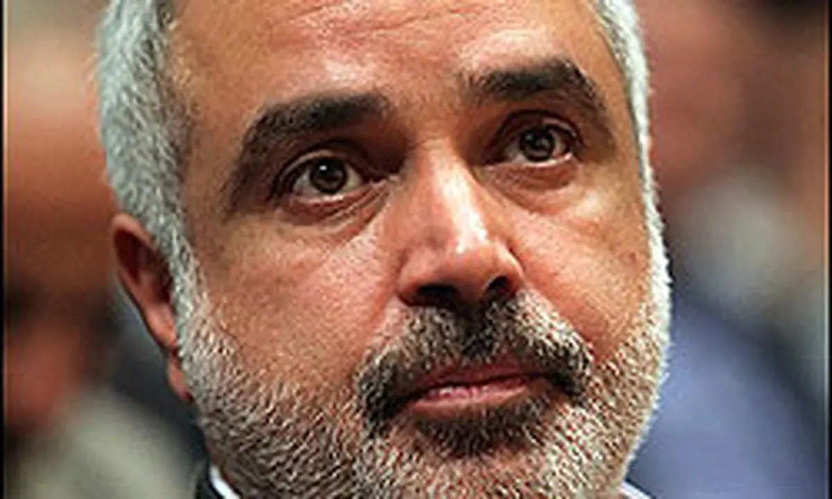 سم خطرناک در دانشگاه‌ها، اساتیدی هستند که هویت ایرانی ـ اسلامی را تخریب می‌کنند