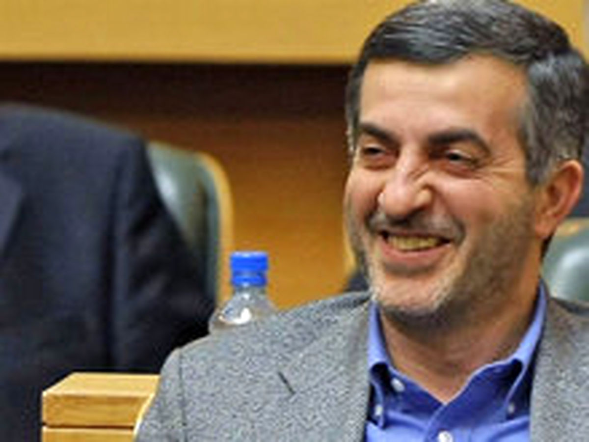 مشایی وکلایش را هم از حضور در دادگاه منع کرد