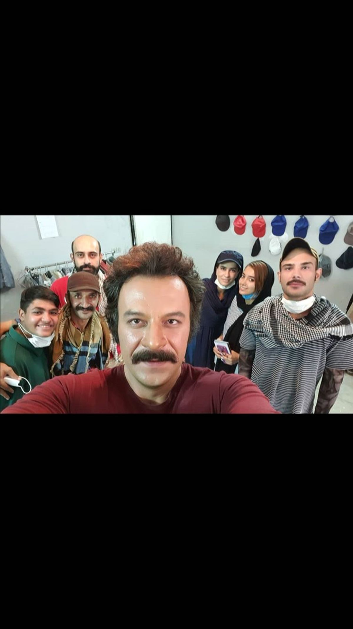 سلفی حساممنظور با همکاران سریال جدیدش + عکس
