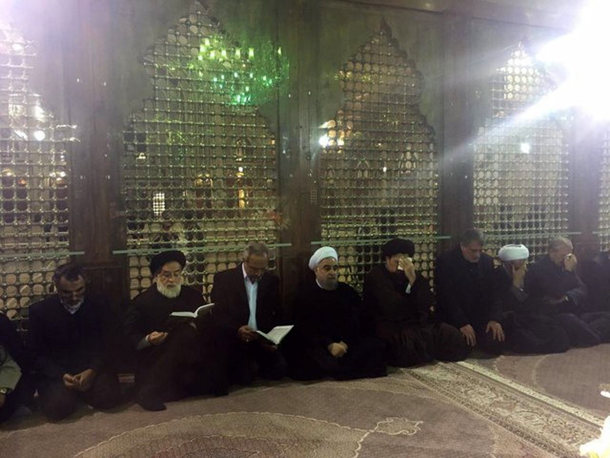 رئیس جمهور برای ادای احترام به رییس فقید مجمع تشخیص مصلحت نظام در مرقد امام حضور یافت