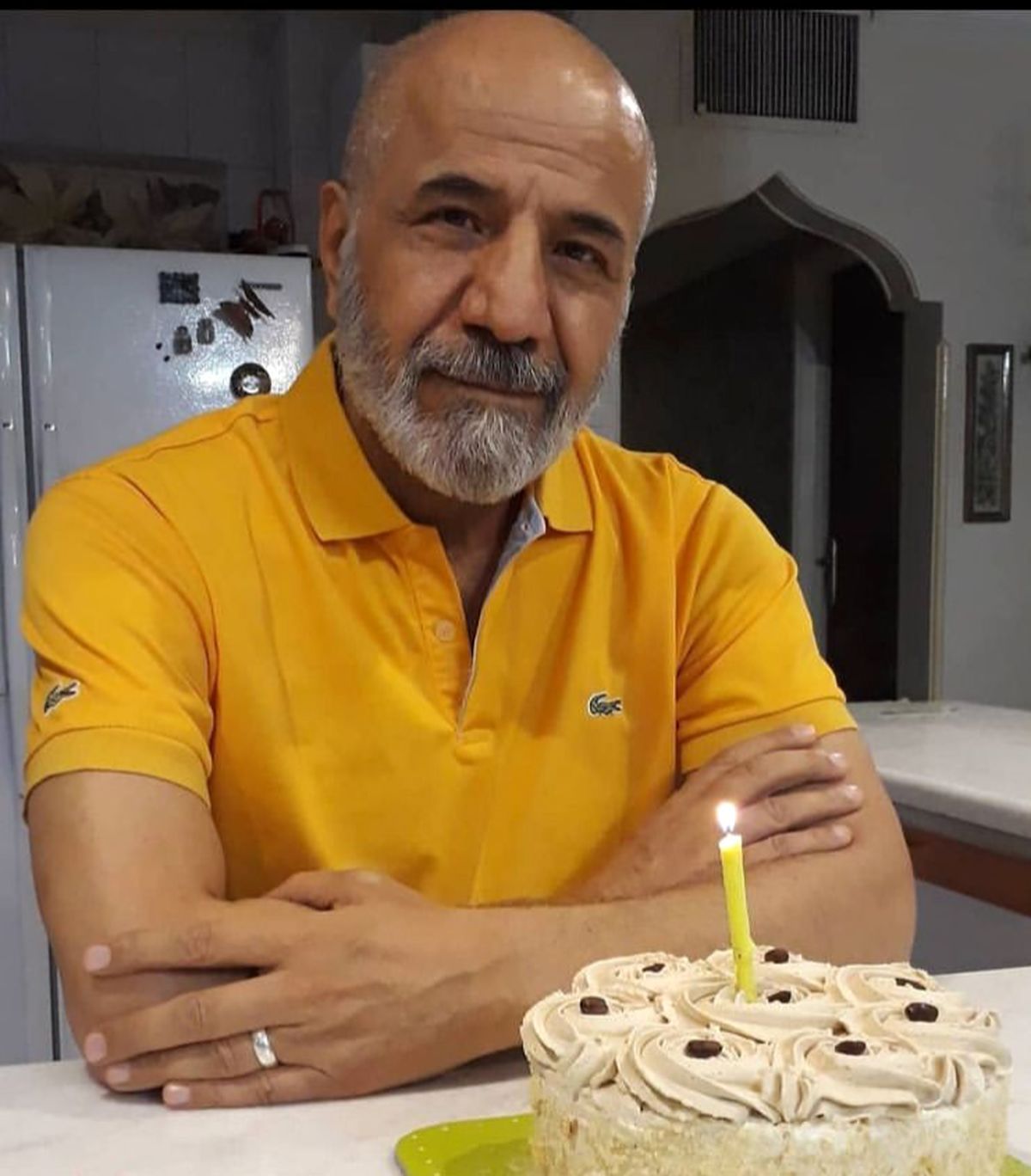 تولد ساده بازیگر مشهور در خانه اش + عکس
